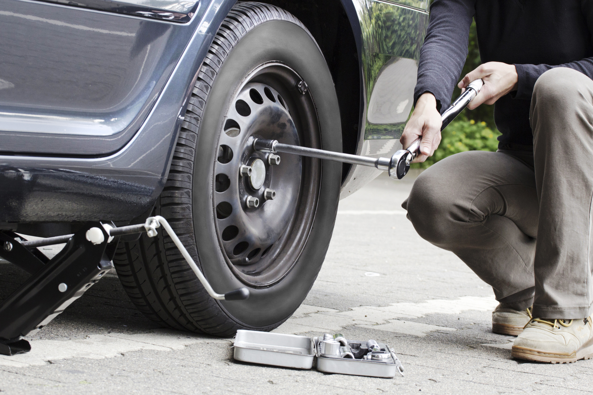 How To Change An Audi Tire